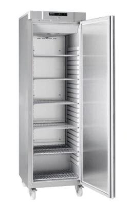 Gram F420R-C DR G Solid Door Freezer